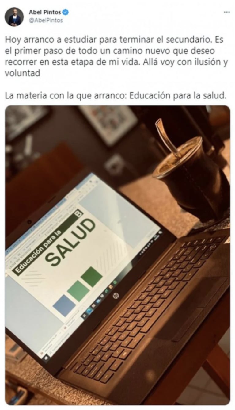 Abel Pintos retomó el secundario y mostró su primera clase online: "Hoy arranco a estudiar para terminarlo"