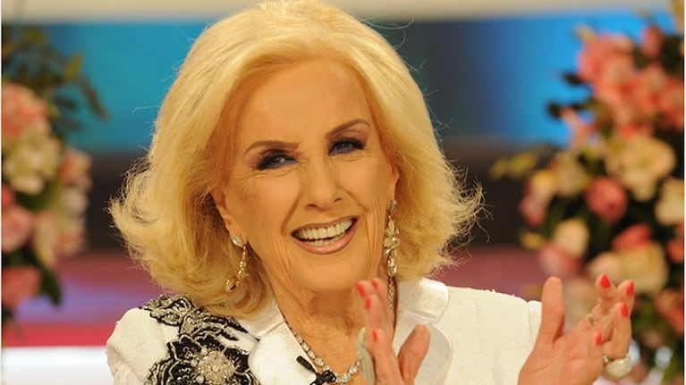 Abren una convocatoria para que cualquier persona pueda ser parte de la mesaza de Mirtha Legrand