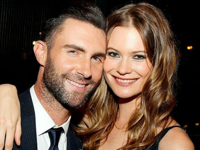 Adam Levine pidió perdón de sus ex novias antes de casarse con Behati Prinsloo