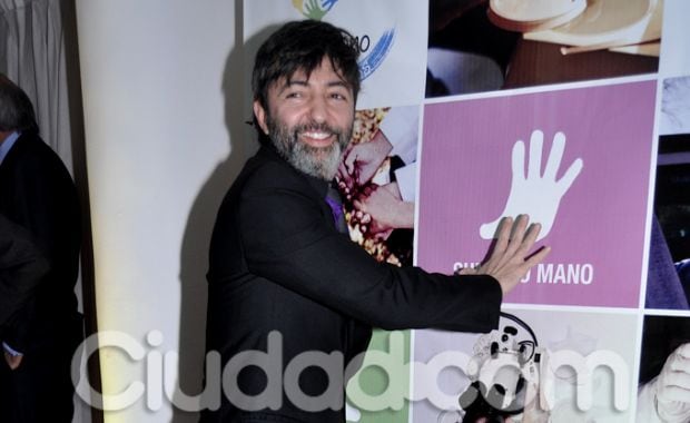 Adrián Dárgelos, con barba. (Foto: Jennifer Rubio-Ciudad.com).