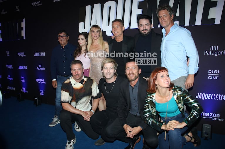 Adrián Suar y el elenco de la película Jaque Mate (Foto: Movilpress).