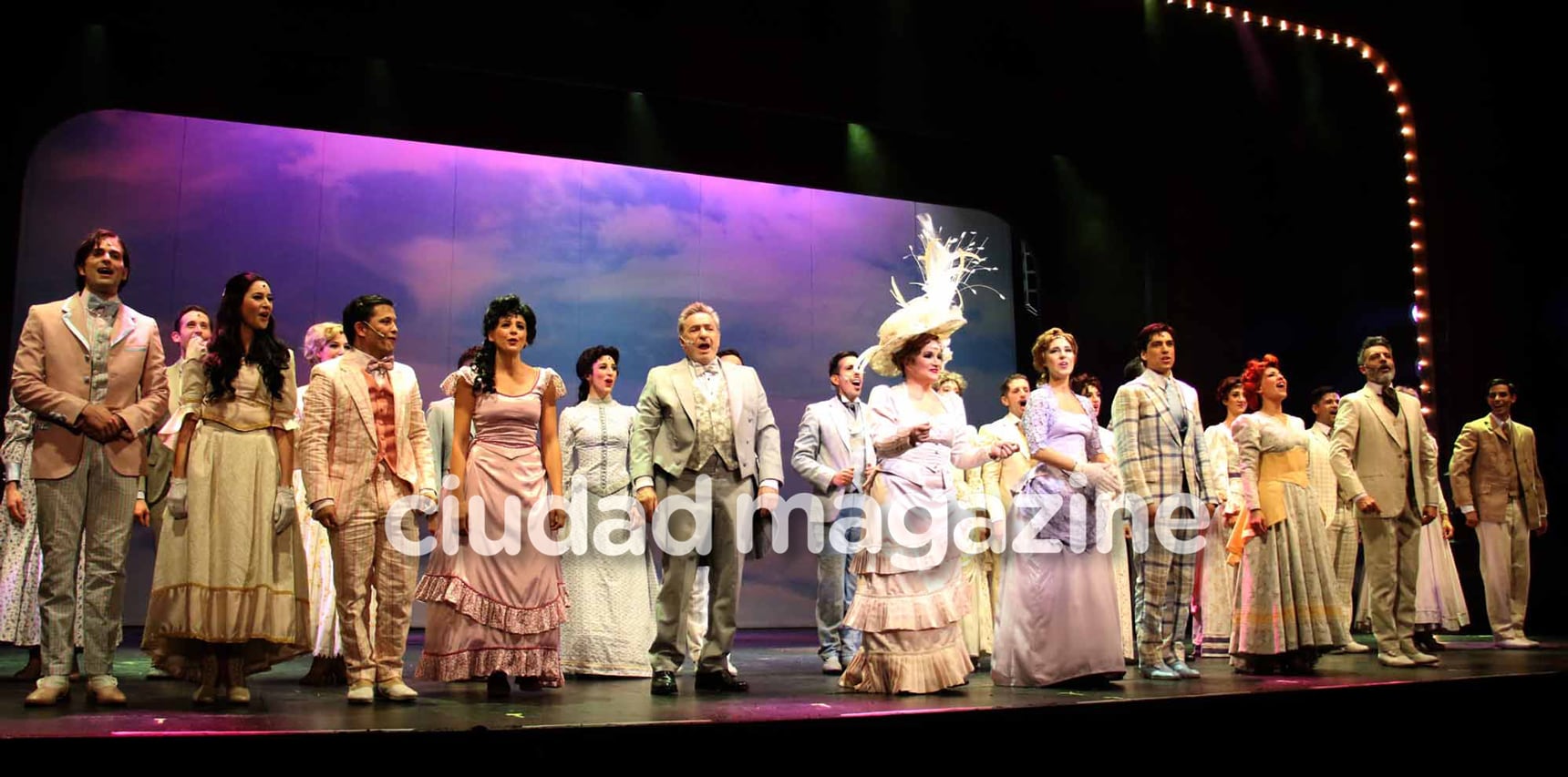 Agustín Sullivan, Lucía Galán y Darío Lopilato en el estreno de Hello Dolly! (Foto: Movilpress)