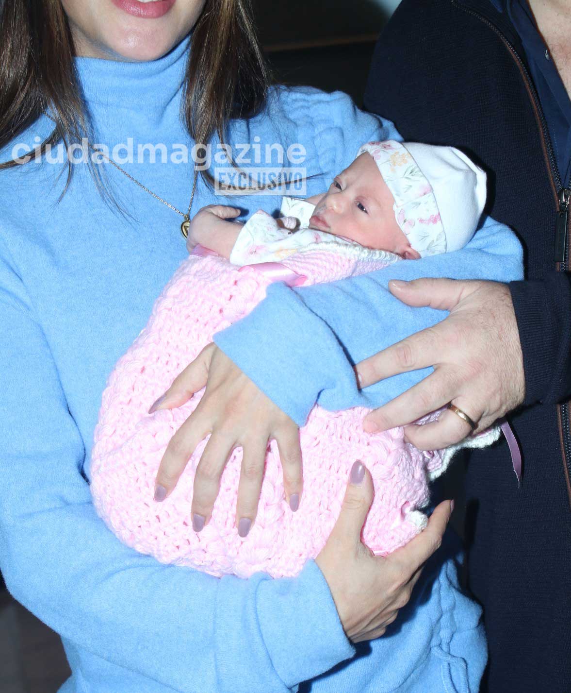 Agustina Casanova con Bianca. (Foto: Movilpress)