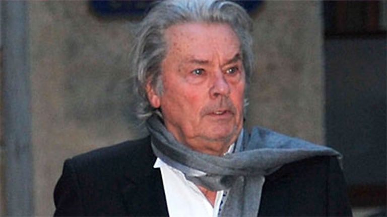 Alain Delon cumple 85 años como icono alejado del foco mediático