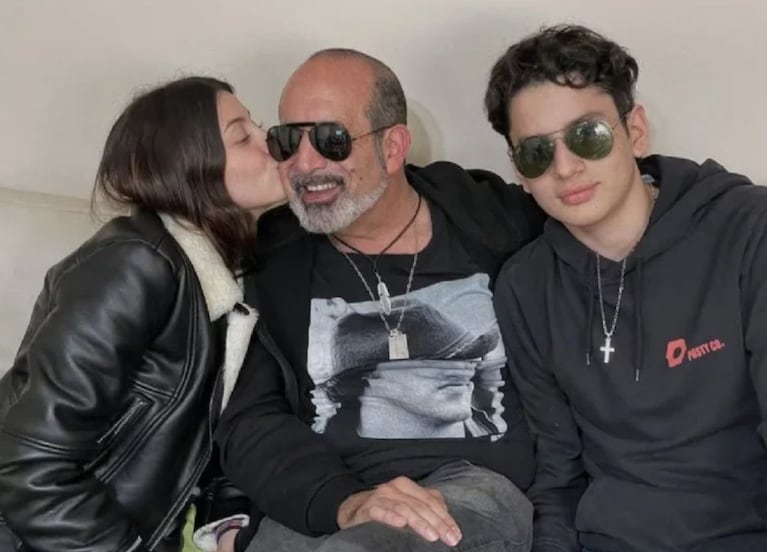 Alejandro Fiore con sus hijos Anita y Lucio.