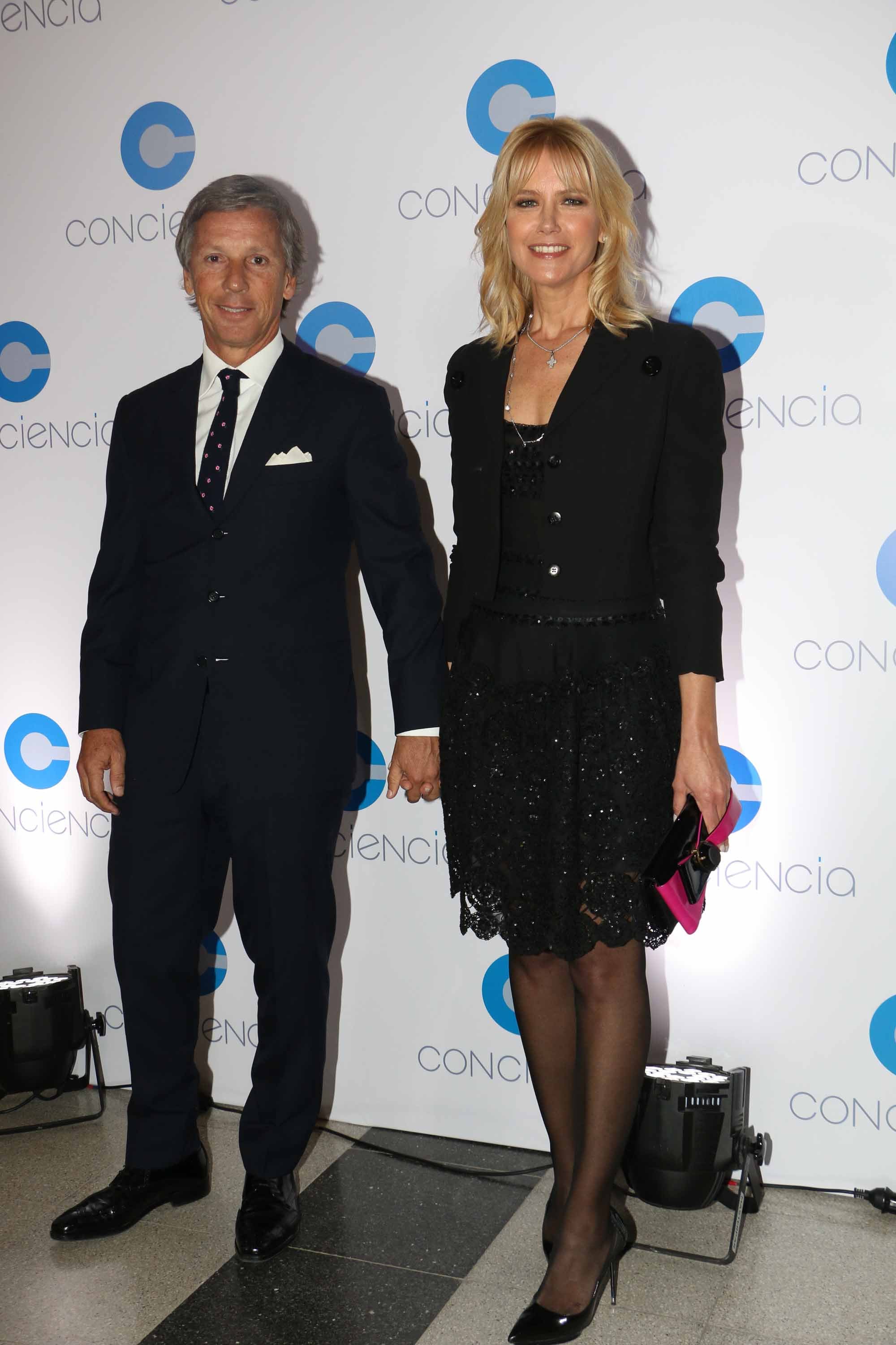 Alejandro Gravier y Valeria Mazza en la cena de gala de la fundación Conciencia. (Foto: Movilpress)