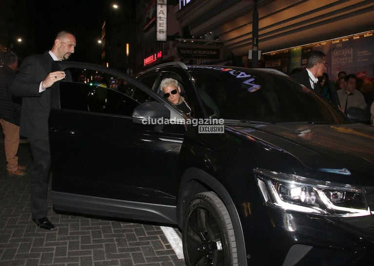 Alex Caniggia fue a ver al teatro a Melody Luz (Foto: Movilpress).