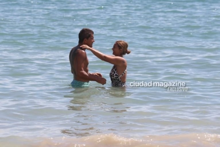 Amalia Granata disfruta con sus hijos y Leo Squarzon en Punta del Este: las fotos en la playa