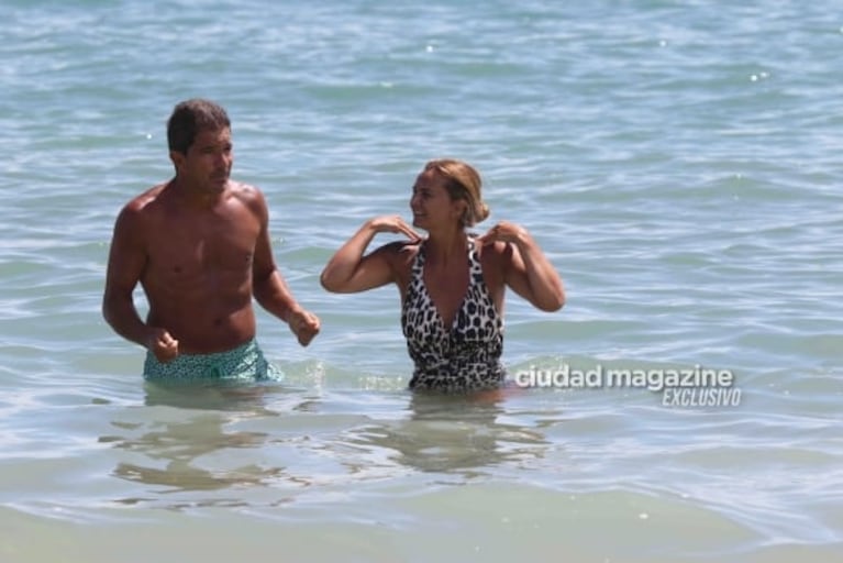 Amalia Granata disfruta con sus hijos y Leo Squarzon en Punta del Este: las fotos en la playa