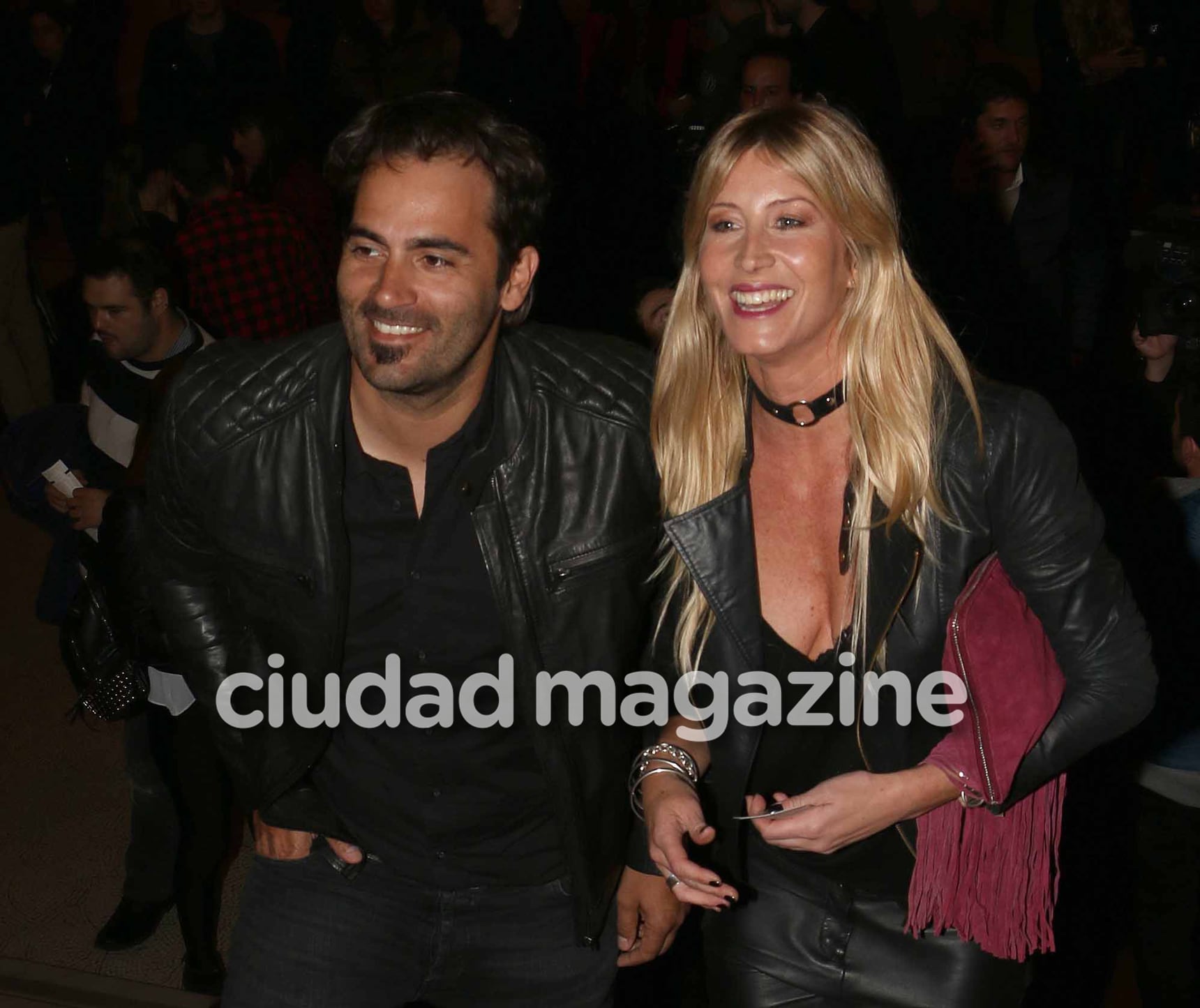 ¡Amor en el teatro Colón! Soledad Solaro, enamorada de su novio empresario en la noche porteña. (Foto: Movilpress)