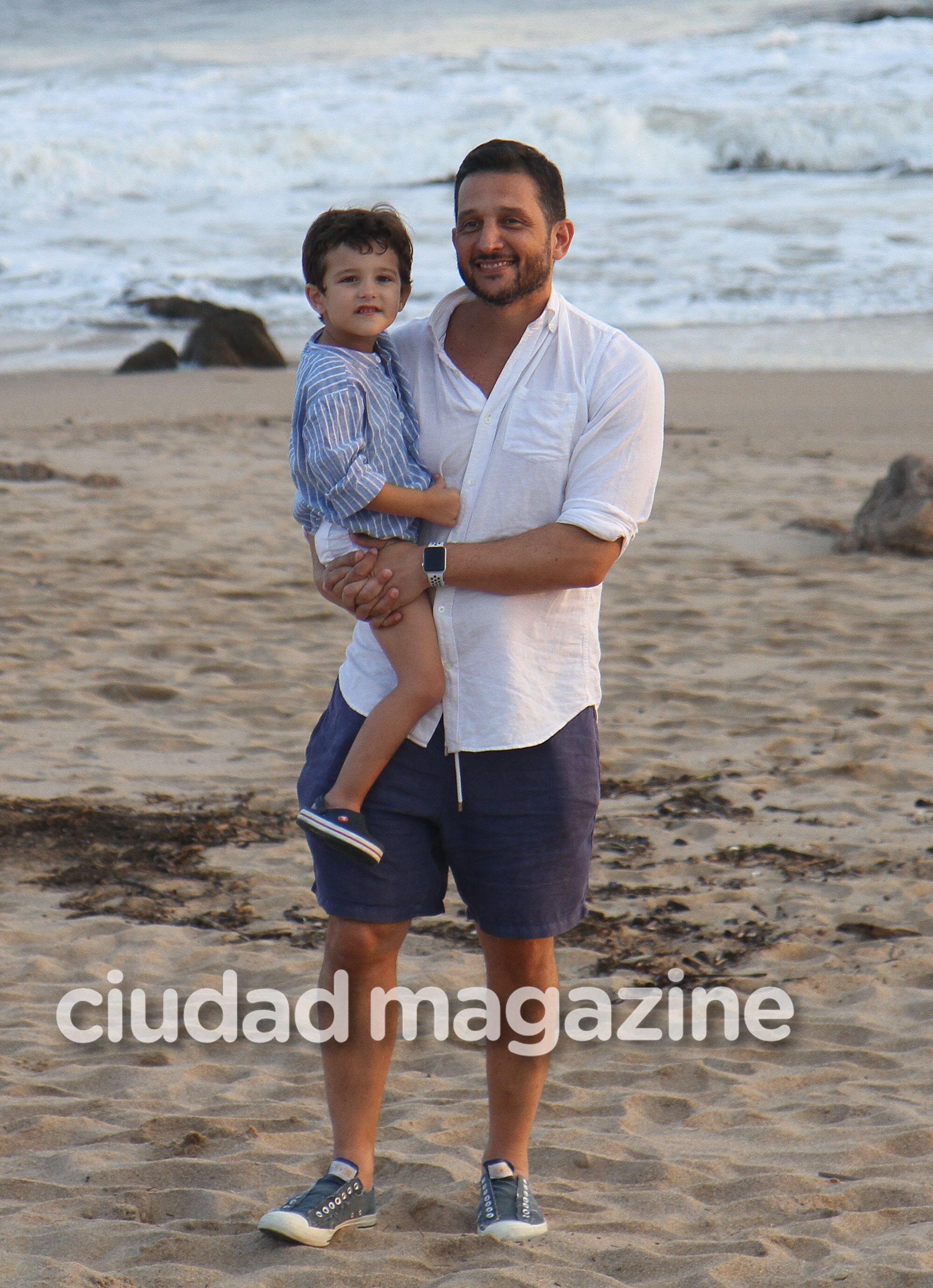 ¡Amor en familia! Sabrina Garciarena y Germán Paoloski, con sus hijos en Punta del Este. (FOTO: GM PRESS)