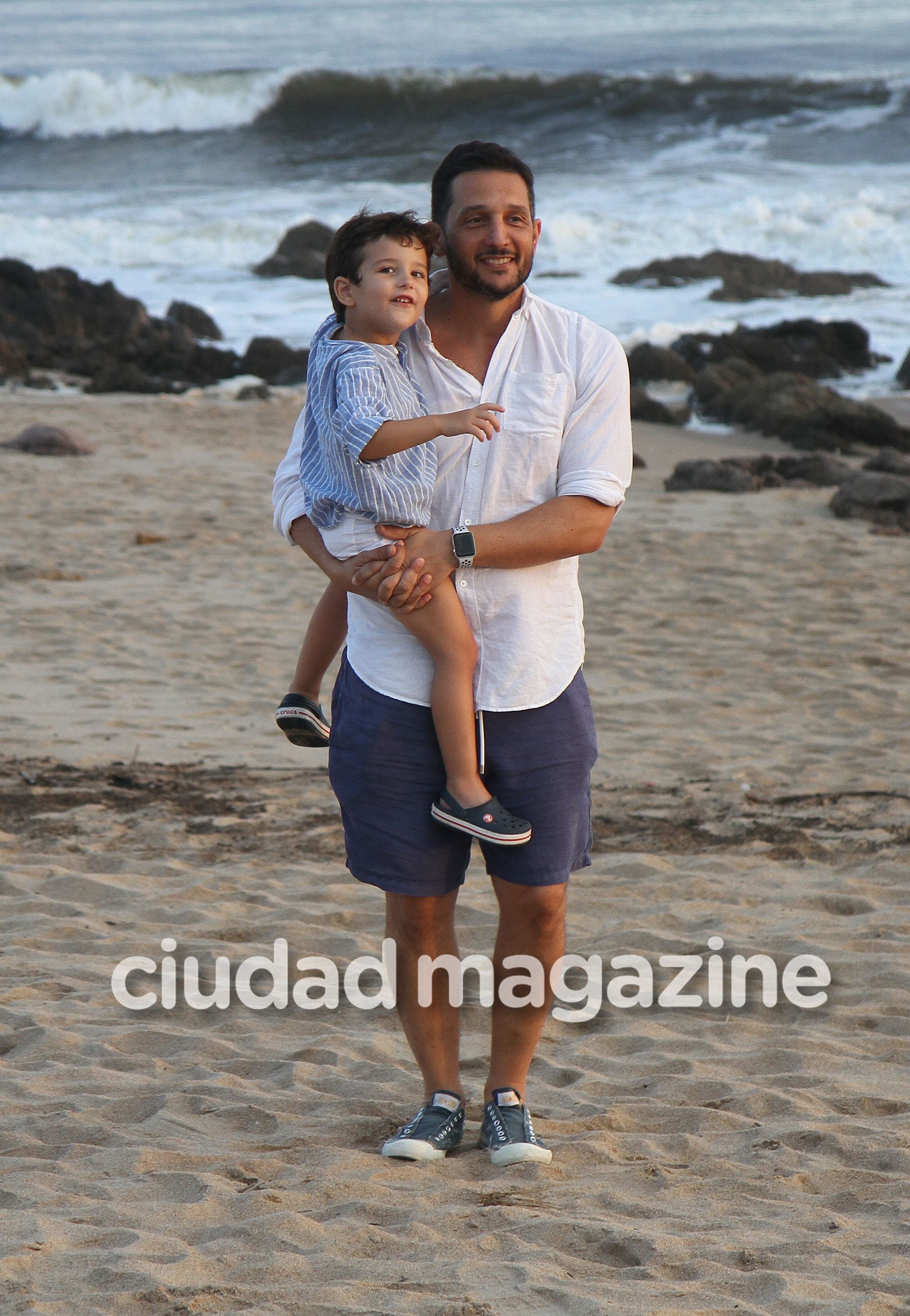 ¡Amor en familia! Sabrina Garciarena y Germán Paoloski, con sus hijos en Punta del Este. (FOTO: GM PRESS)