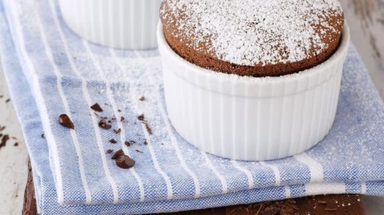 Amor por el chocolate: el paso a paso para este soufflé que derrite corazones