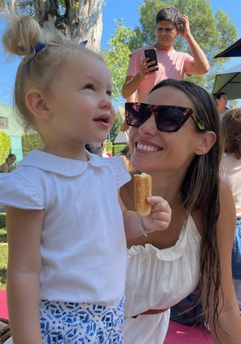 Ana, la hija de Pampita y Roberto García Moritán, ya empezó el jardín: las fotos del significativo momento