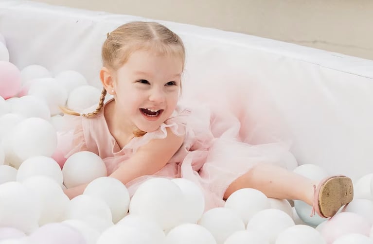 Ana lució un look total pink en su tercer cumpleaños.