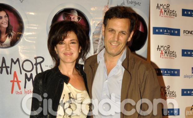 Andrea Bonelli y Nacho Gadano, felices en la avant premiere (Foto: Jennifer Rubio). 