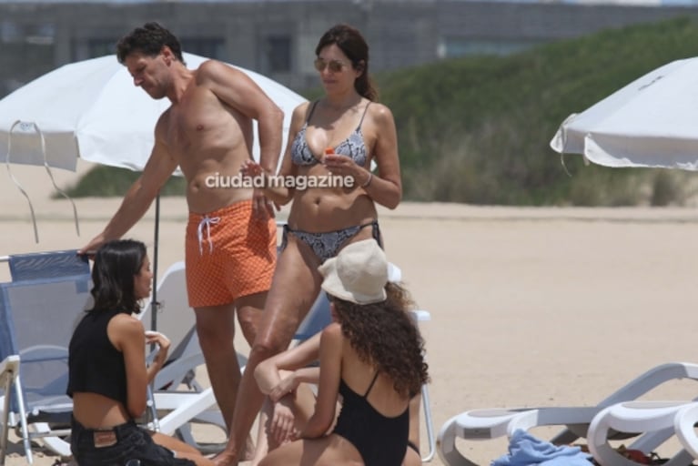 Andrea Frigerio y sus días de playa en familia y con amigas en Punta del Este