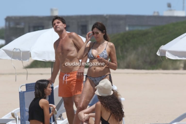 Andrea Frigerio y sus días de playa en familia y con amigas en Punta del Este