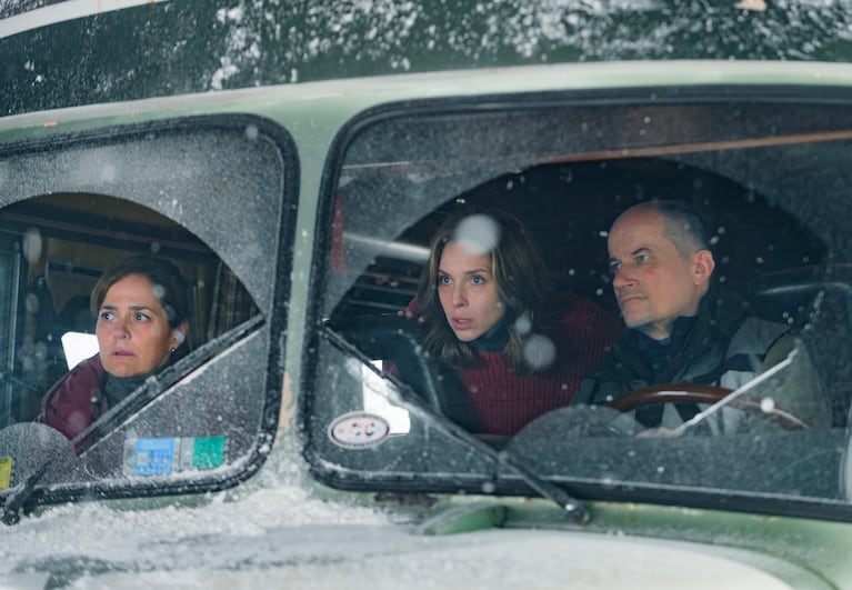 Andrea Pietra, Carla Peterson y Marcelo Subiotto en "El Eternauta". (Foto: Marcos Ludevid/Netflix)