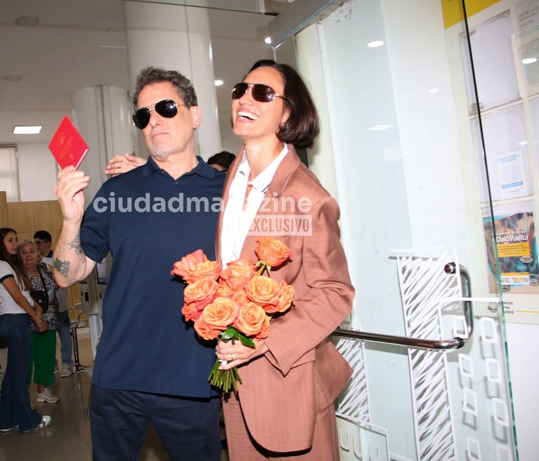 Andrés Calamaro y Natalí Francoel día de su boda por civil (Foto: Movilpress)