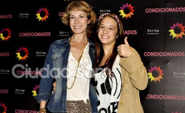 Angela Torres y su mamá, Gloria Carrá en la presentación de Condicionados, la nueva serie de El Trece. (Foto: Jennifer Rubio)