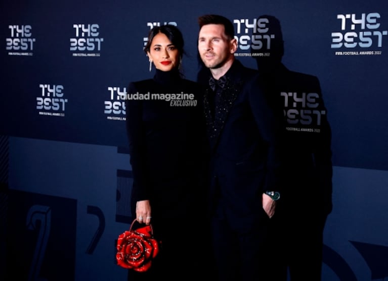 Antonela Roccuzzo brilló con su look total black en la gala de los premios The Best