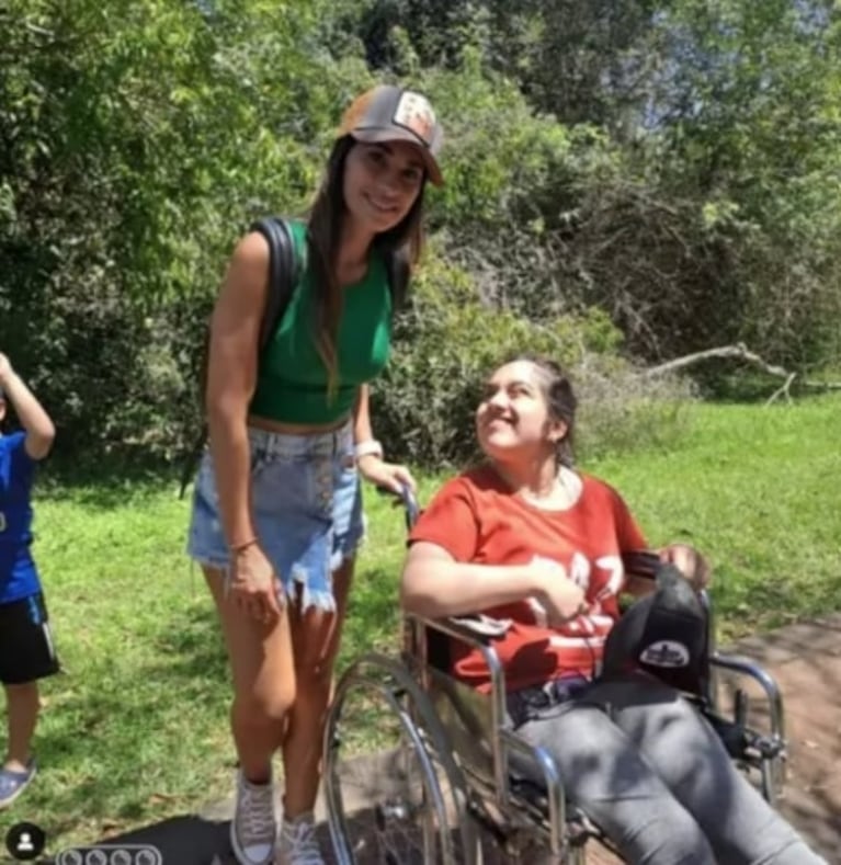 Antonela Roccuzzo con sus hermanas en las Cataratas del Iguazú: vacaciones en familia