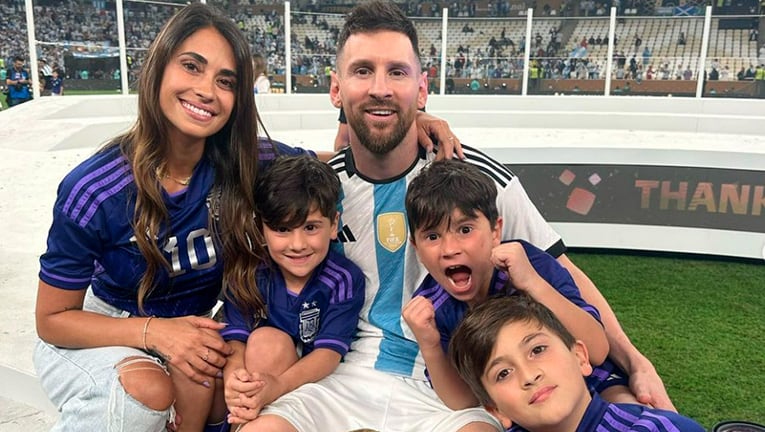 Antonela Roccuzzo mostró el libro infantil que les lee a sus hijos inspirado en Lionel Messi y la victoria en el Mundial de Qatar.