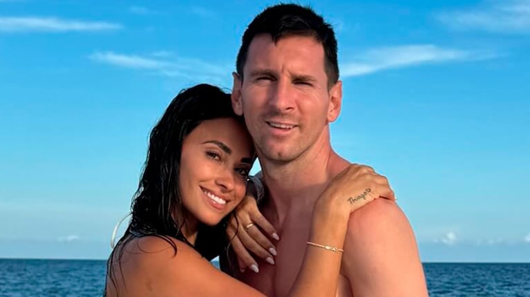 Antonela Roccuzzo posteó una foto en bikini y reveló el tatuaje que se hizo en honor a Lionel Messi.