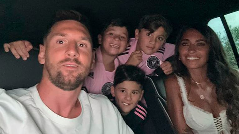 Antonela Roccuzzo se mostró en la playa y le dedicó un romántico mensaje a Messi 