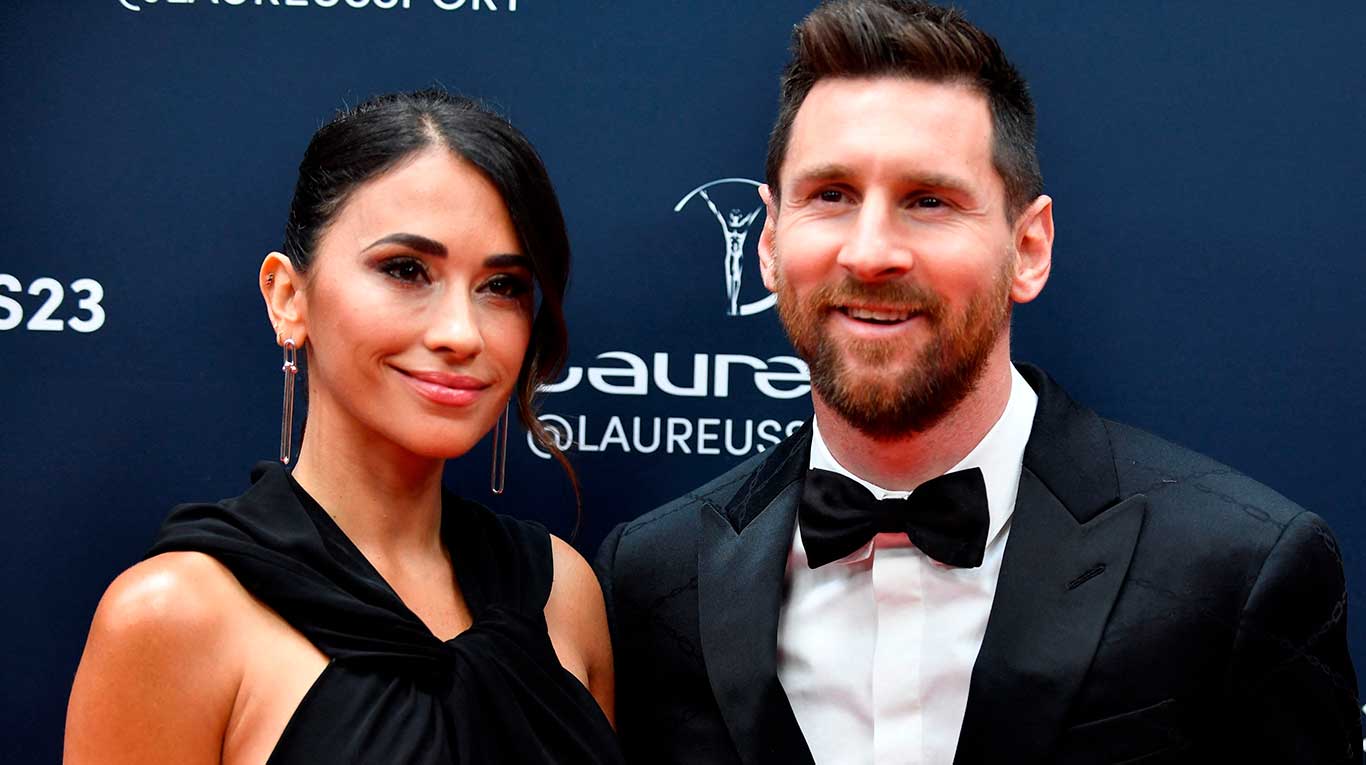 Antonela Roccuzzo y Lionel Messi. (Foto: AFP)