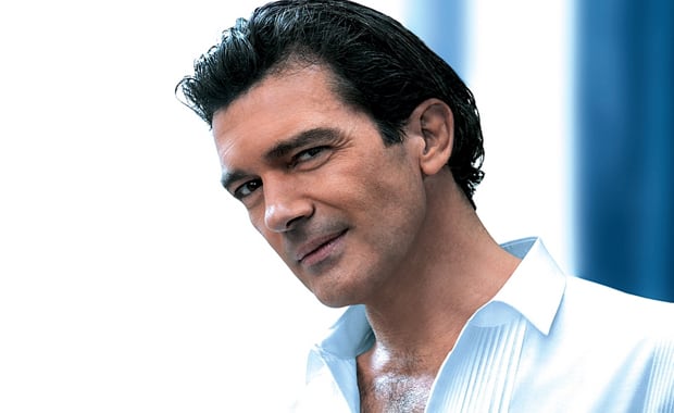 Antonio Banderas, a estudiar. (Foto: Web)