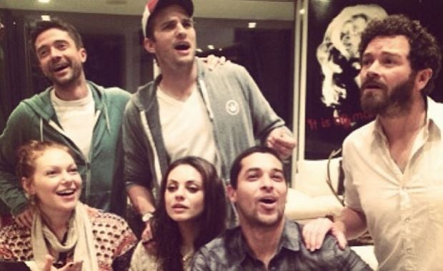 Ashton Kutcher y Mila Kunis se reencontraron con sus compañeros de That  70s Show. (Foto: Instagram Danny Masterson)