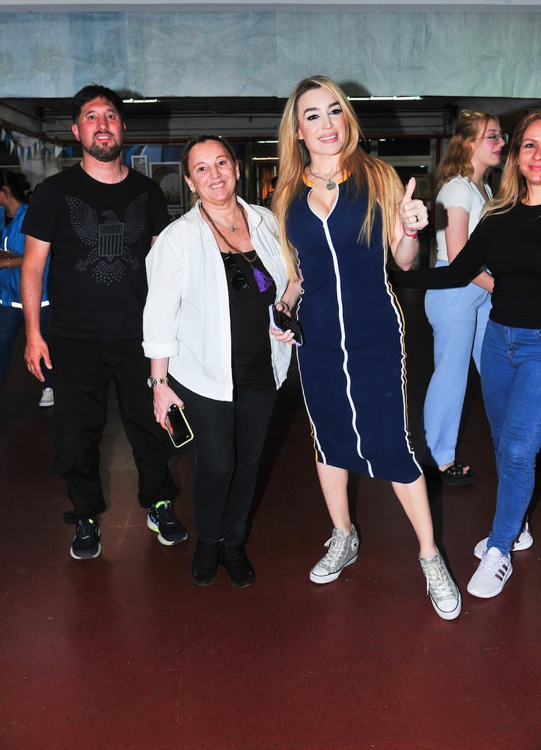 Así entró a votar Fátima Florez (Foto: RS Fotos)