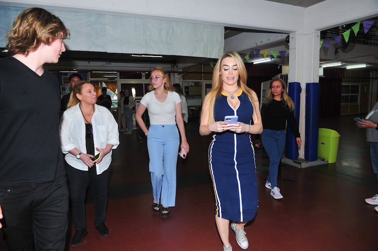 Así entró a votar Fátima Florez (Foto: RS Fotos)