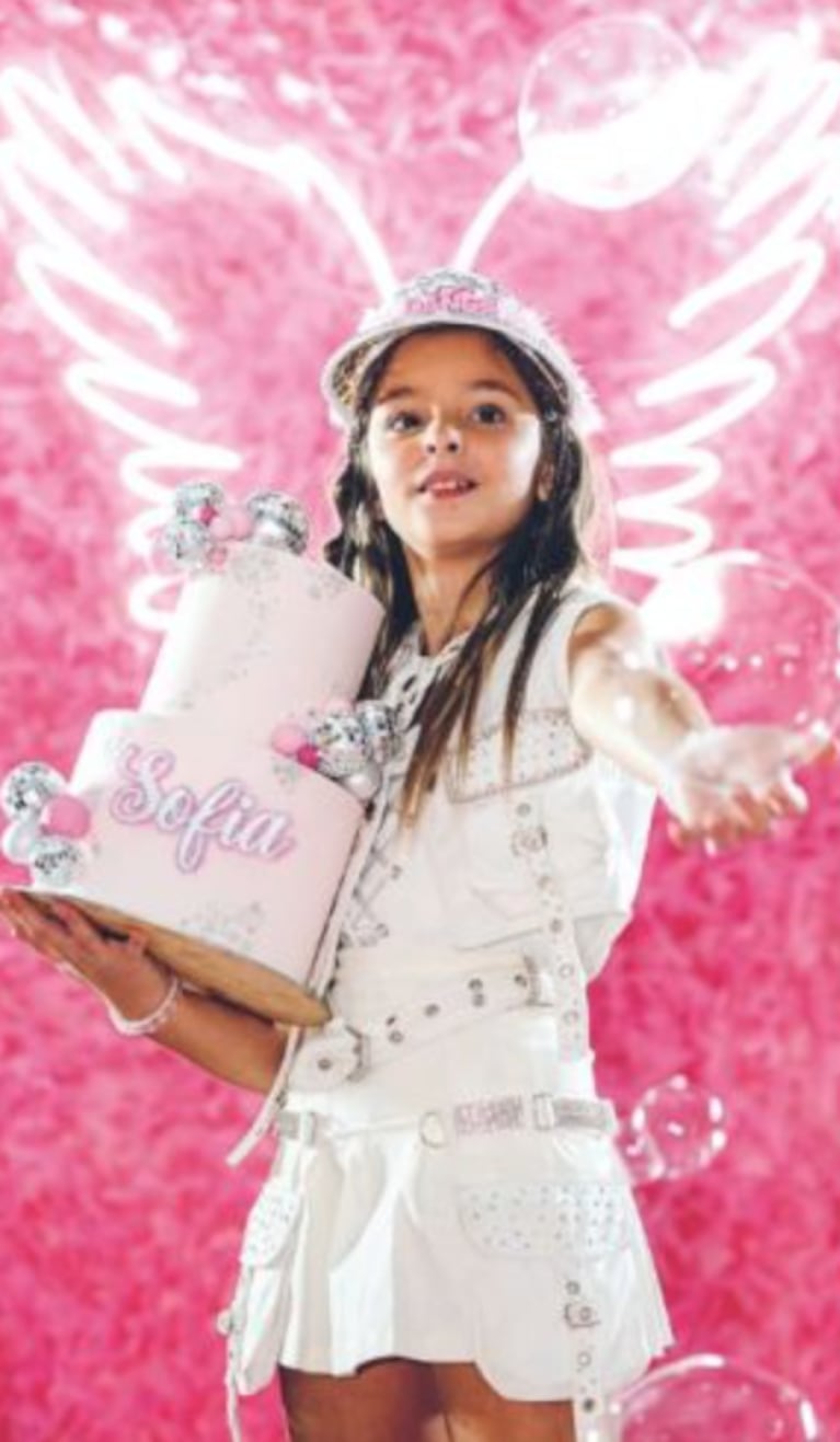 Así fue el cumple “full rosa” de Sofía Pini, la hija de Panam: espectacular torta y más de 100 invitados