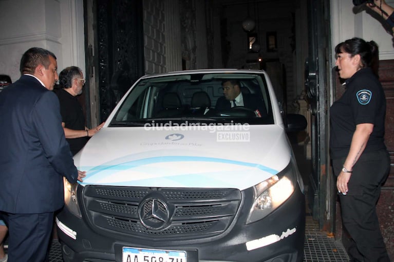 Así llegó el cuerpo de Jorge Lanata al sitio del velatorio (Foto: Movilpress)