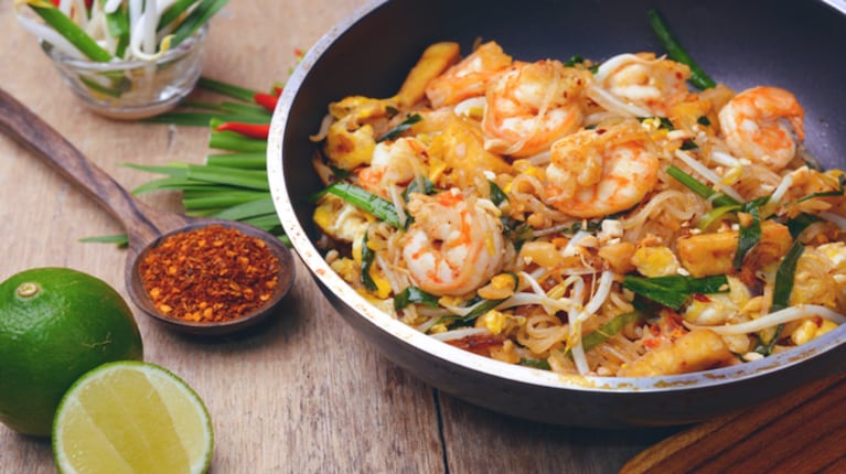 Así se hace un Wok de langostinos y camarones para una cena inolvidable