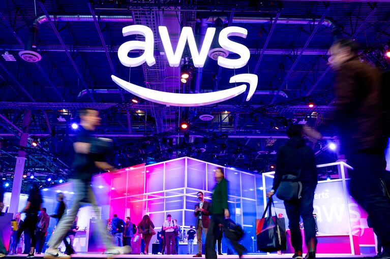 AWS investiga cómo Perplexity usa sus servidores para detectar si emplea 'web scraping' en el desarrollo de modelos de IA.