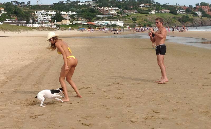 Bárbara Franco y Fernando Burlando, enamoradísimos en Punta del Este. (Foto: Album de Barby Franco)