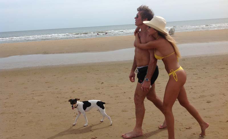 Bárbara Franco y Fernando Burlando, enamoradísimos en Punta del Este. (Foto: Album de Barby Franco)