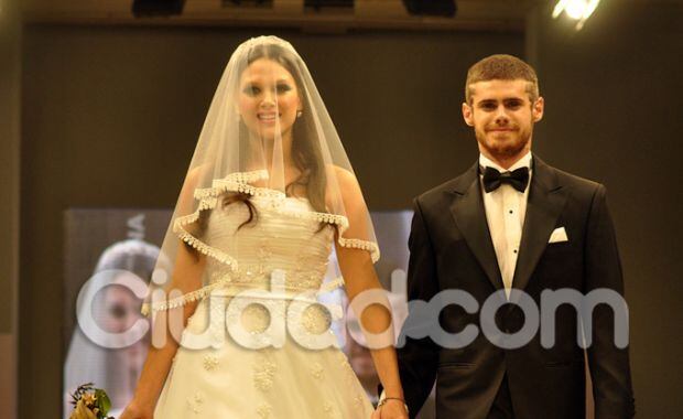 Barbie Vélez y Gastón Soffritti se animaron a la pasarela. (Foto: Jennifer Rubio-Ciudad.com)