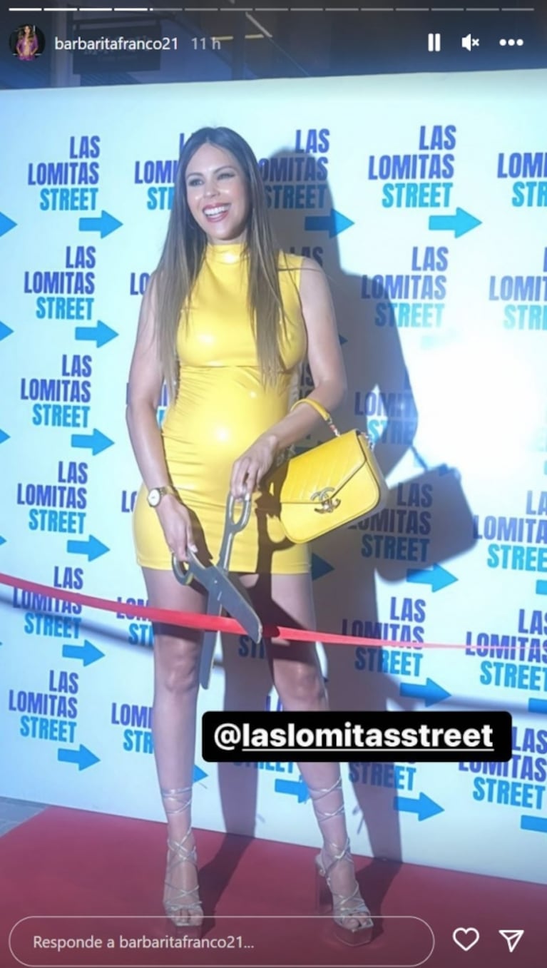 Barby Franco lució su pancita de embarazada con un vestido amarillo engomado 