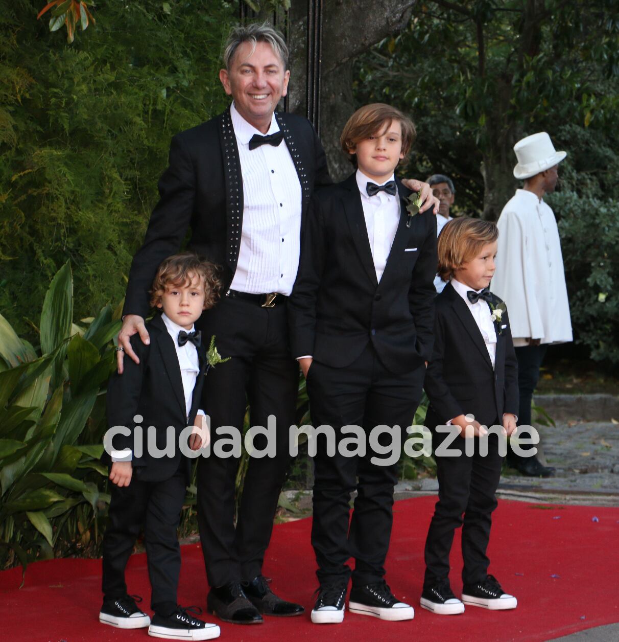 Bautista, Benicio y Beltrán Vicuña, en el casamiento de su mamá, Pampita (Foto: Movilpress)