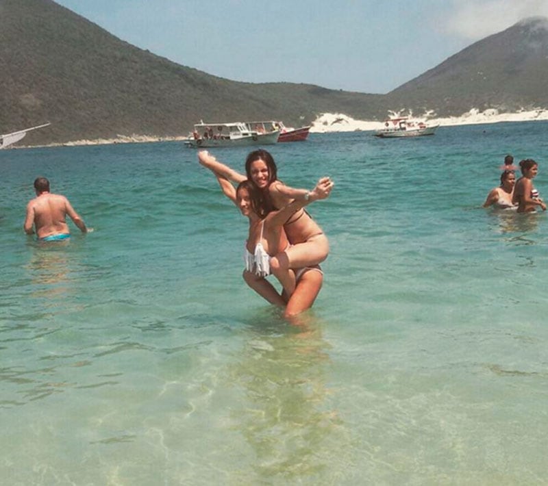 Belén Etchart y su hermana, súper sexies en las playas de Búzios. Foto: Instagram