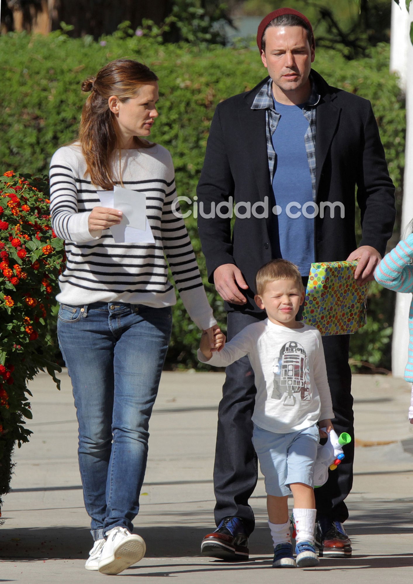 Ben Affleck y Jennifer Garner se mostraron juntos en un paseo familiar (Fotos: GrosbyGroup). 