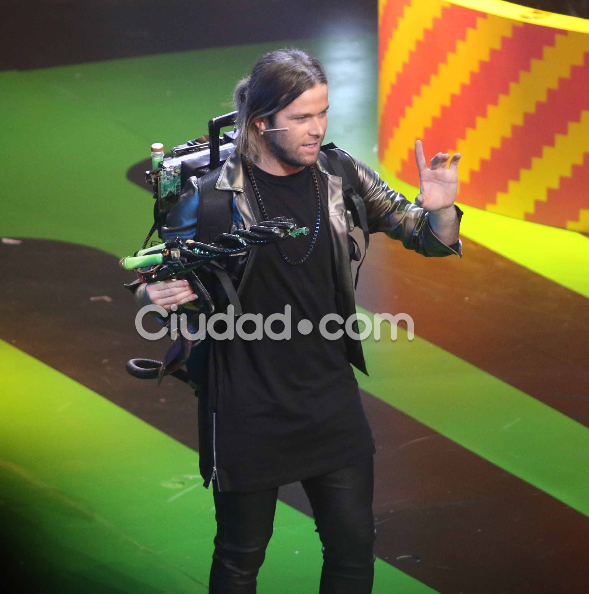 Benja Amadeo en el escenario de los KCA Argentina. (Foto: Movilpress-Ciudad.com)