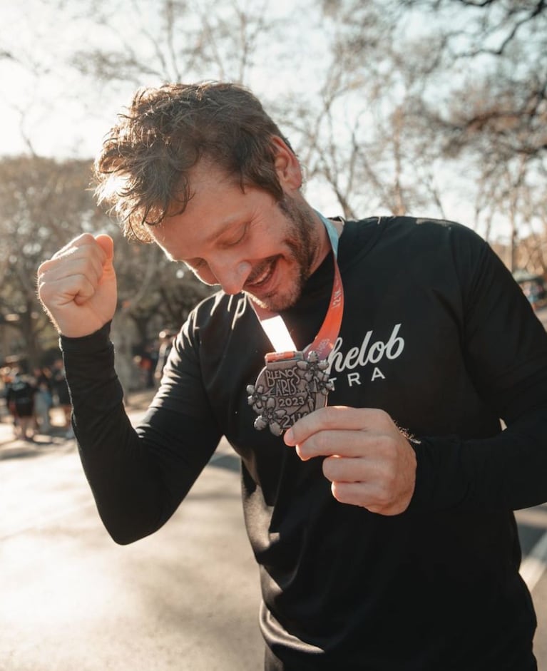 Benjamín Vicuña corrió media maratón y se emocionó hasta las lágrimas: “Estoy feliz por este logro”