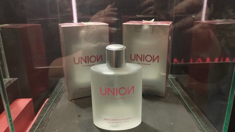 Benjamín Vicuña lanzó su propio perfume unisex.