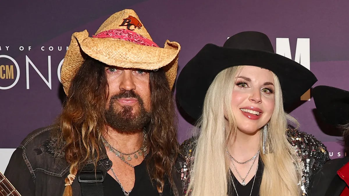 Billy Ray Cyrus, papá de Miley, pidió anular su matrimonio con la cantante Firerose tras una grave acusación